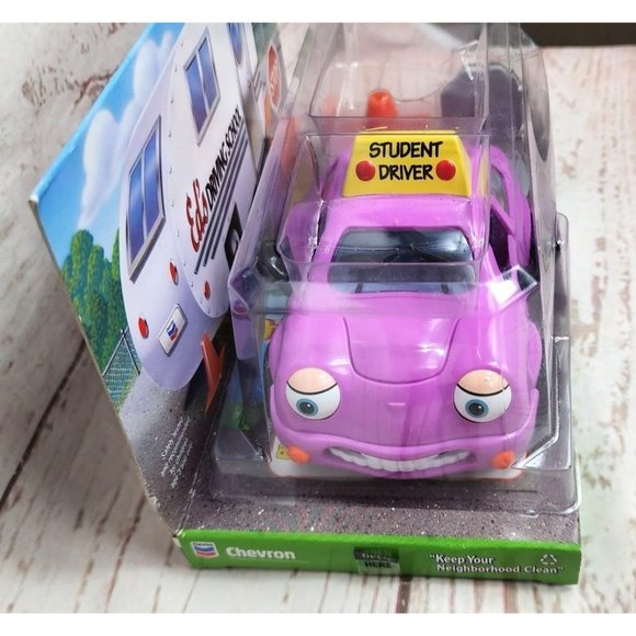 Vintage 1998 Chevron Cars Danni Driver - Toy Car with Moving Eyes & Traffic Cone - Picture 3 of 14